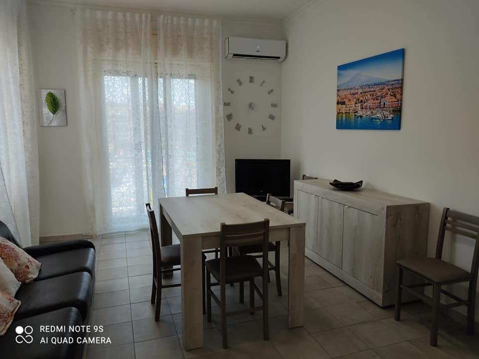 Orizzonte Etna Apartment คาตาเนีย ภายนอก รูปภาพ